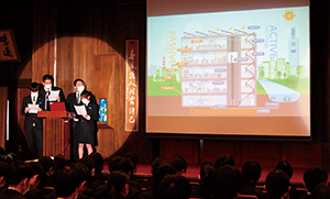 大学の学生さんの協力で地域の連携や魅力を考える（高2年）